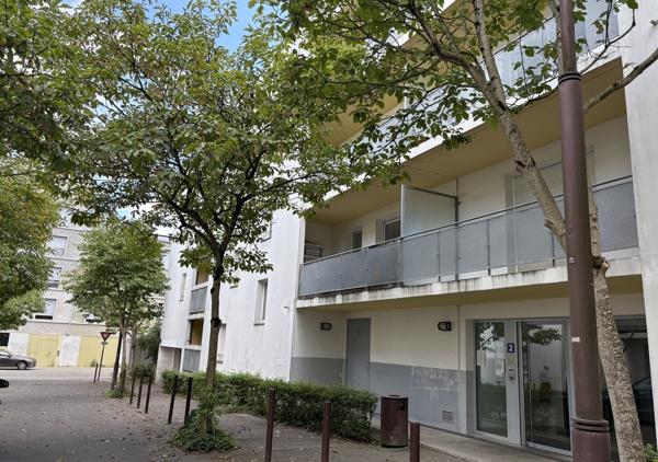Appartement T2 de 39.20 m² avec loggia et parking sécurisé dans résidence récente