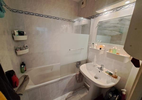 Appartement T2 de 39.20 m² avec loggia et parking sécurisé dans résidence récente