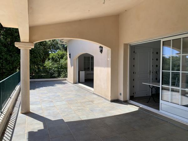 Ste lucie de porto vecchio (20144) Magnifique vue mer et plage à pied.