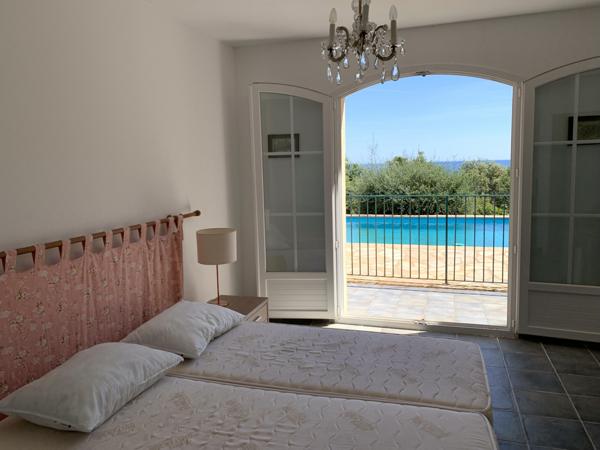 Ste lucie de porto vecchio (20144) Magnifique vue mer et plage à pied.