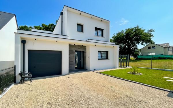 Maison à vendre    5 pièces • 141 m2 Saint-Jean-de-Linières