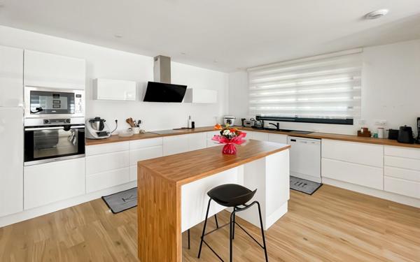 Maison à vendre    5 pièces • 141 m2 Saint-Jean-de-Linières