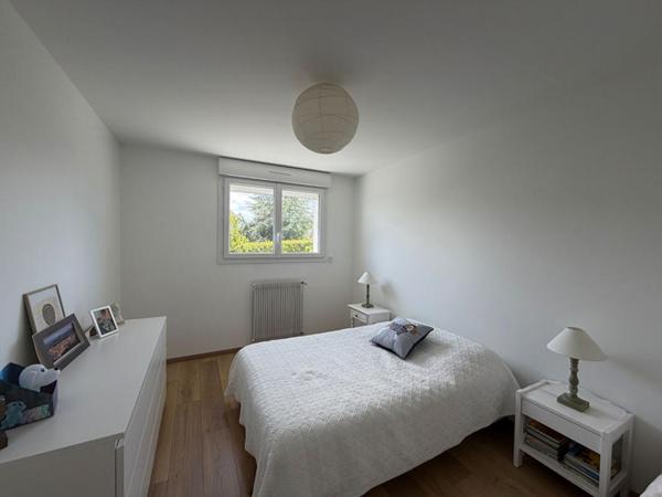 Ravissante maison de 4 pièces avec sous-sol total idéalement situé
