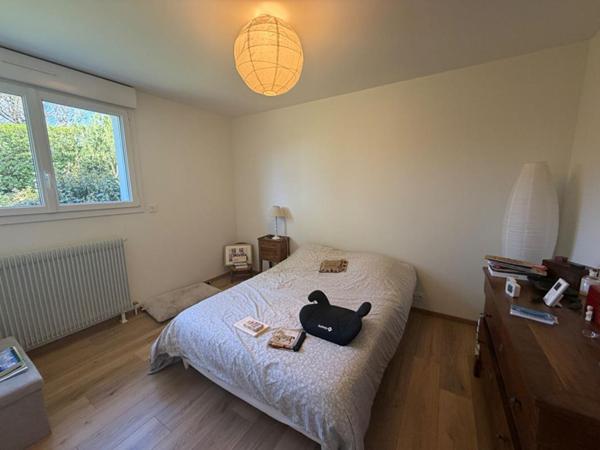Ravissante maison de 4 pièces avec sous-sol total idéalement situé