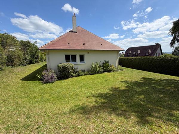 Ravissante maison de 4 pièces avec sous-sol total idéalement situé