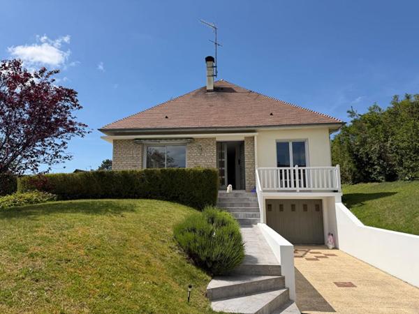 Ravissante maison de 4 pièces avec sous-sol total idéalement situé