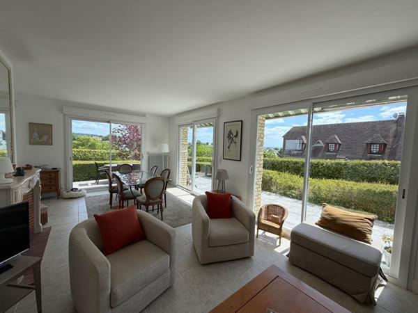Ravissante maison de 4 pièces avec sous-sol total idéalement situé