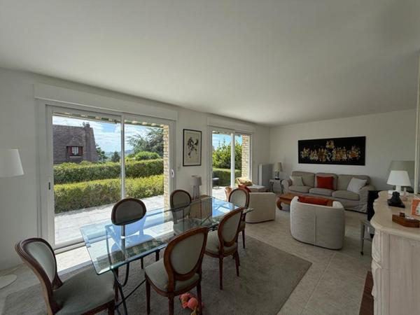 Ravissante maison de 4 pièces avec sous-sol total idéalement situé