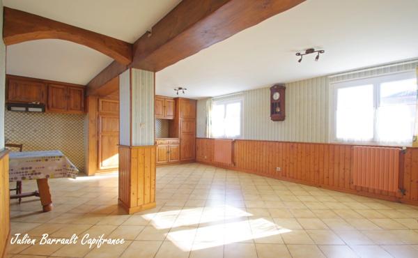 Maison familiale 3 chambres et double séjour, idéalement située à Sèvres Anxaumont