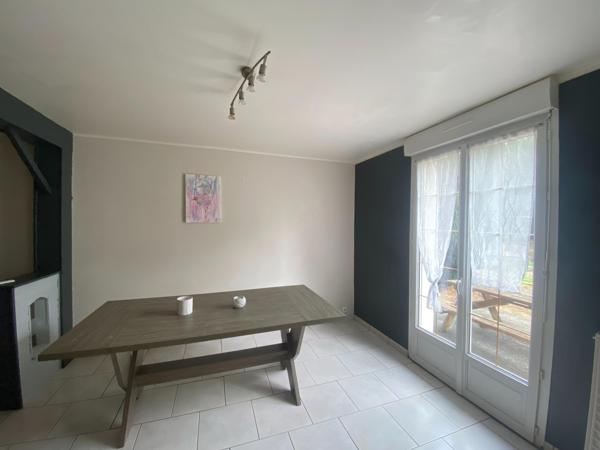 Pavillon 96 m², plain pied, 4 chs, terrain 1020 m², La Ferrière aux Etangs