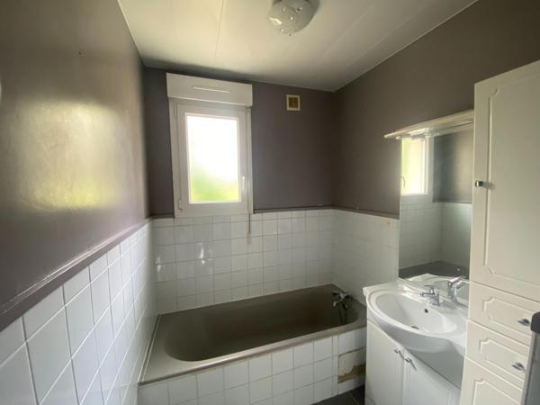 Pavillon 96 m², plain pied, 4 chs, terrain 1020 m², La Ferrière aux Etangs