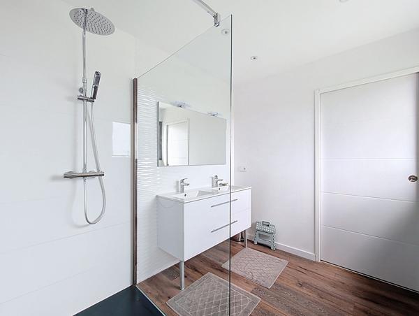 MAISON À VENDRE LANGUEUX - Maison moderne aux prestations d'exception entre dans un quartier recherché de Langueux !