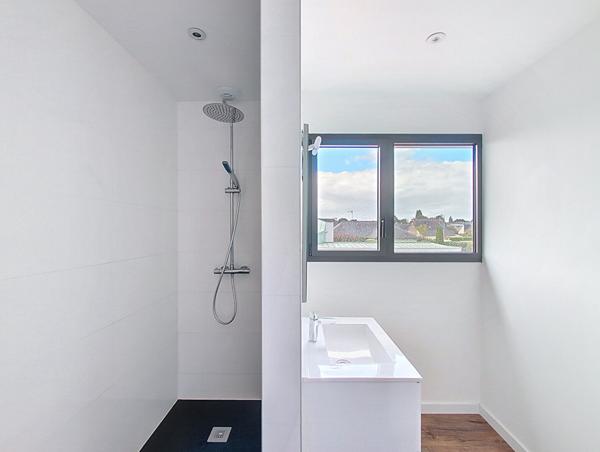 MAISON À VENDRE LANGUEUX - Maison moderne aux prestations d'exception entre dans un quartier recherché de Langueux !