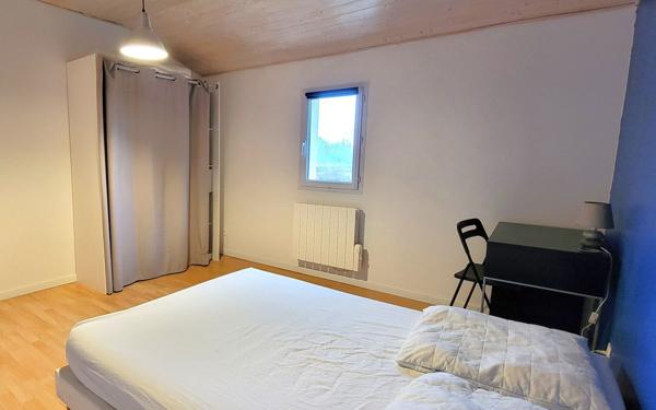 Appartement à louer    1 pièce •  Écuisses