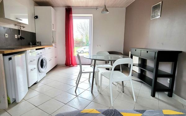 Appartement à louer    1 pièce •  Écuisses