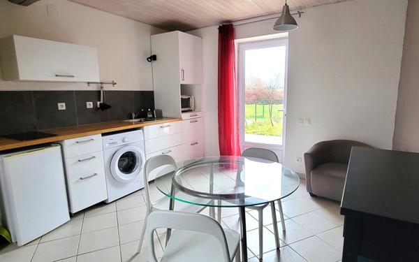 Appartement à louer    1 pièce •  Écuisses