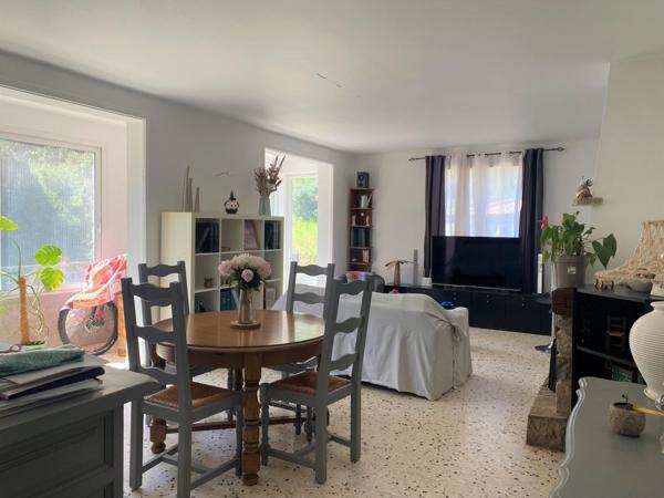 Maison avec 2.4 hectares de terrain naturel à Solliès-Pont