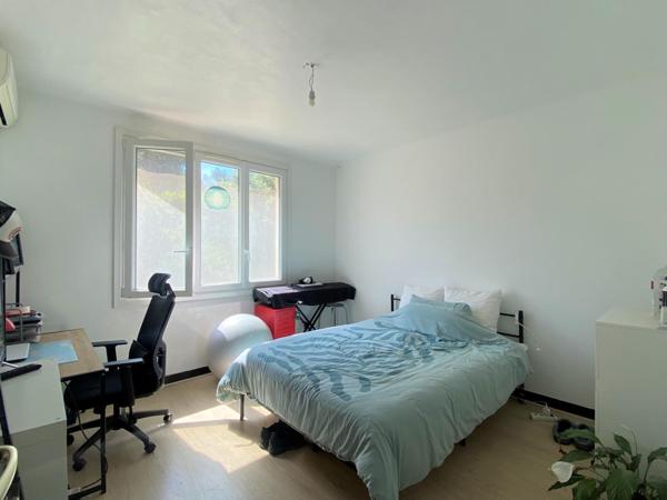 Maison avec 2.4 hectares de terrain naturel à Solliès-Pont