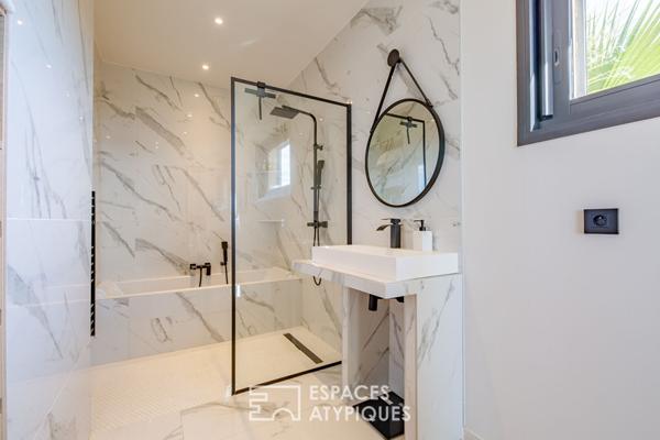 Villa d’architecte avec piscine et vue panoramique