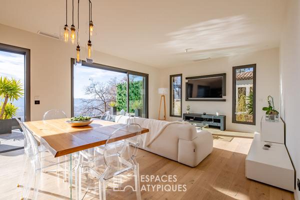 Villa d’architecte avec piscine et vue panoramique