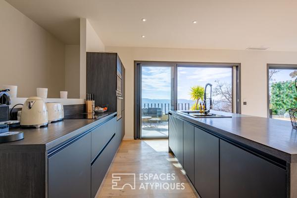 Villa d’architecte avec piscine et vue panoramique