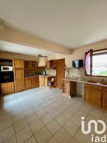 Maison traditionnelle 6 pièces de 177 m² à Sèvres-Anxaumont (86800)