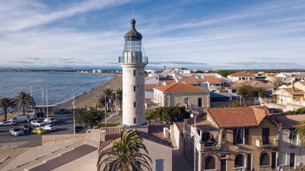 GARD (30) LE GRAU DU ROI (30240) RARE BAIL A CEDER local commercial 80 m 2 EMPLACEMENT N°1 RUE REDARES.