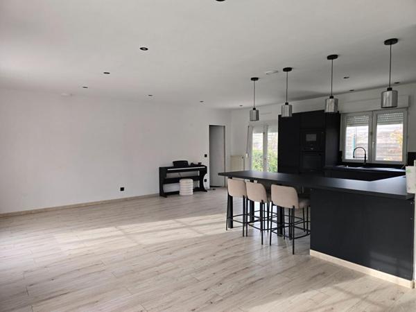 Plain Pied individuel, 4 chambres, garage, jardin secteur HOUZARDE