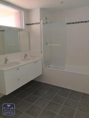 Appartement à louer 4 pièces 114.73m² Calais (62100)