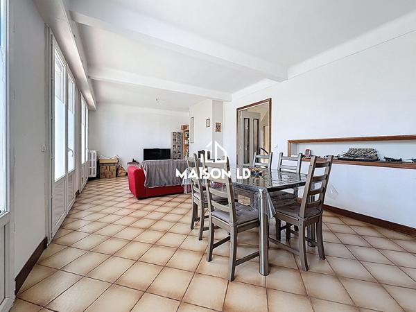 Maison Mondeville , Mondeville