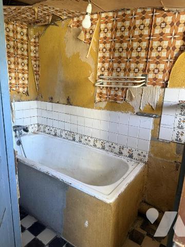 MAISON 3 PIECES A RENOVER-THEIX Bourg