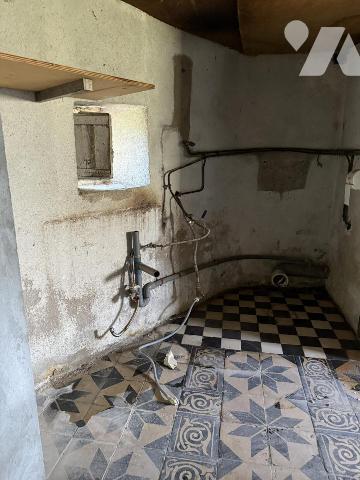 MAISON 3 PIECES A RENOVER-THEIX Bourg