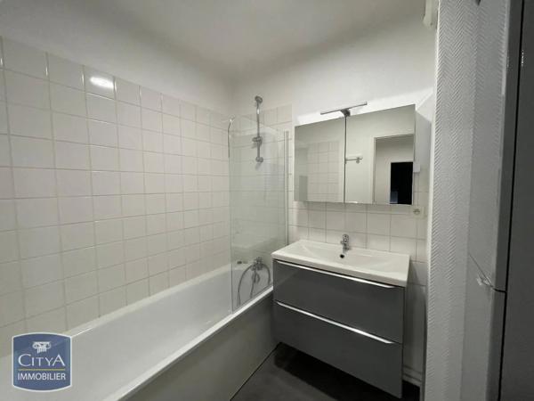 Appartement à louer 2 pièces 46.77m² Le Mans (72000)
