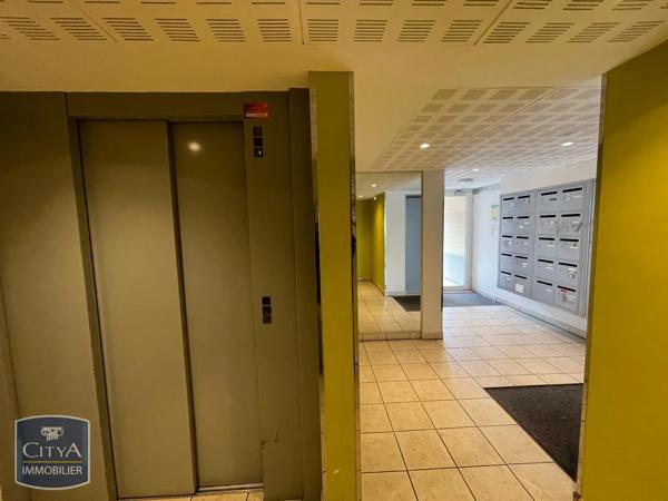 Appartement à louer 2 pièces 46.77m² Le Mans (72000)