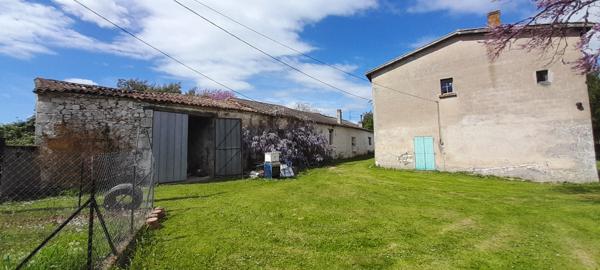 Maison de plain pied avec grand terrain !