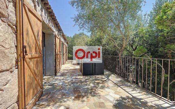 Maison à vendre    3 pièces •  Porto-Vecchio