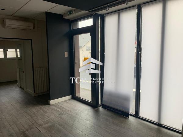 Local commercial - 98m2 - LA CHAPELLE SUR ERDRE