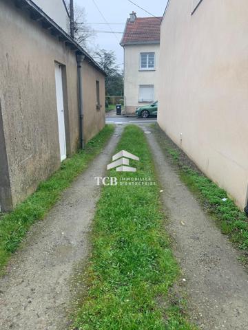 Local commercial - 98m2 - LA CHAPELLE SUR ERDRE