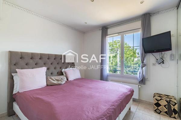 Maison d'exception dans secteur résidentiel