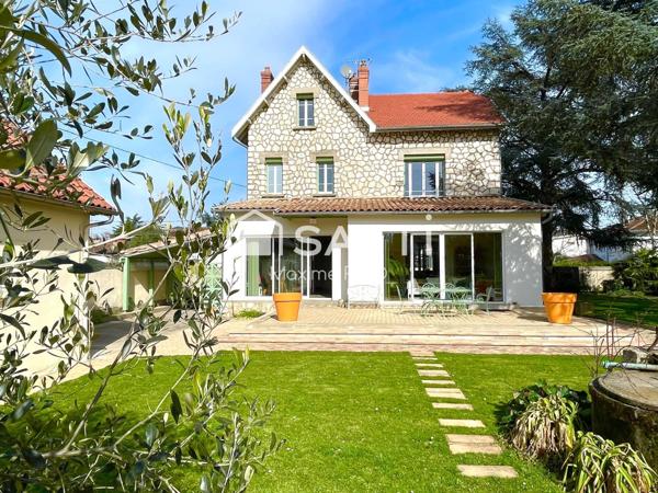 Hôtel particulier 6 chambres 260m² avec piscine