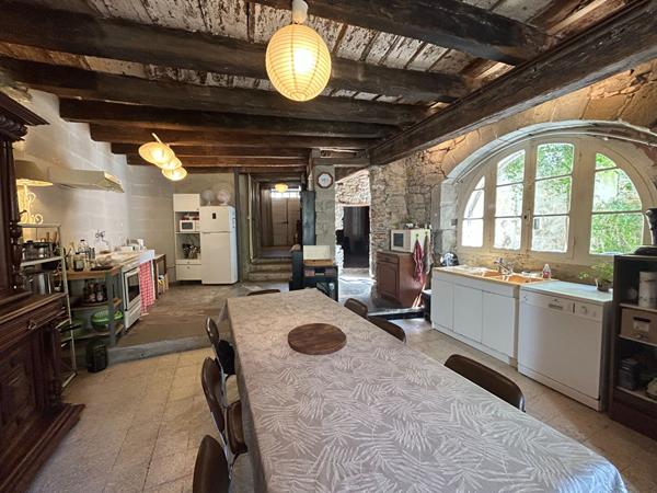 Charmante maison en pierre avec cour proche Carcassonne