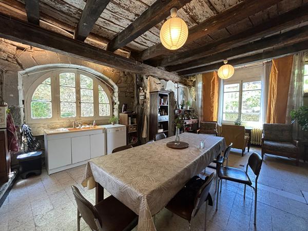 Charmante maison en pierre avec cour proche Carcassonne