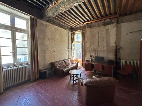 Charmante maison en pierre avec cour proche Carcassonne