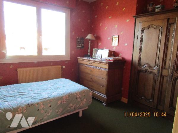 Maison d'habitation en excellent état d'entretien sise dans un secteur calme proche centre et
écoles