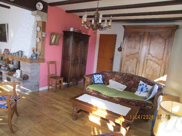 Maison d'habitation en excellent état d'entretien sise dans un secteur calme proche centre et
écoles