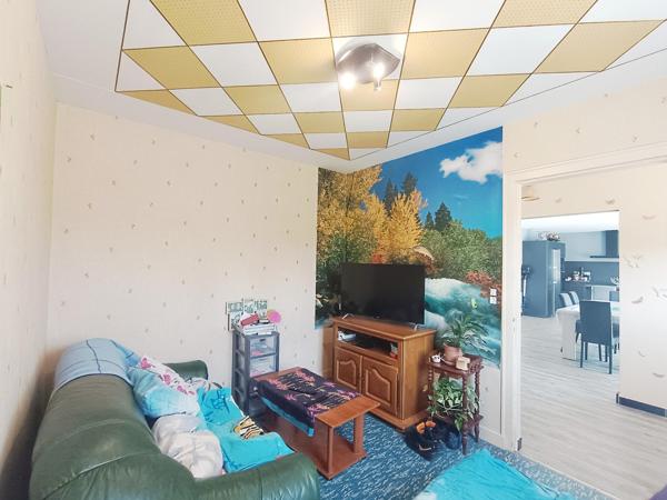 Jolie Maison sur sous-sol d'une surface habitable de 126 m2 sur terrain clos de 1233 m2