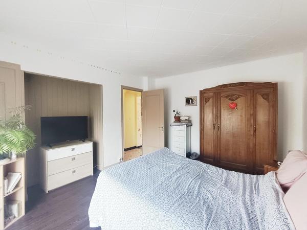 Jolie Maison sur sous-sol d'une surface habitable de 126 m2 sur terrain clos de 1233 m2