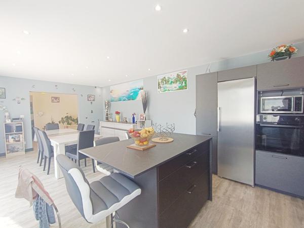 Jolie Maison sur sous-sol d'une surface habitable de 126 m2 sur terrain clos de 1233 m2