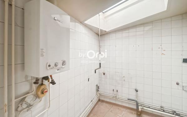 Immeuble à vendre    3 pièces • 152 m2 Montluçon