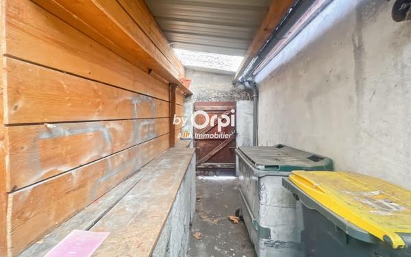 Immeuble à vendre    3 pièces • 152 m2 Montluçon